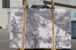 {{productViewItem.photos[photoViewList.activeNavIndex].Alt || productViewItem.photos[photoViewList.activeNavIndex].Description || 'Lillac'}}